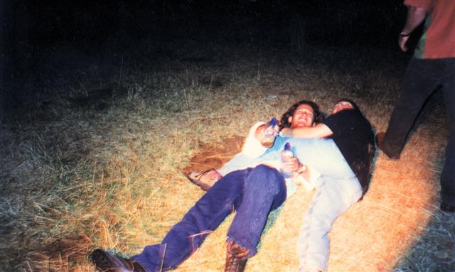 Larry and Ju and yes that's a cowpat!.jpg 40.5K